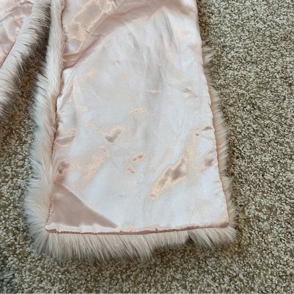 Banana Republic Soft Pink Faux Fur Scarf Satin Lined Pull Through One Size
